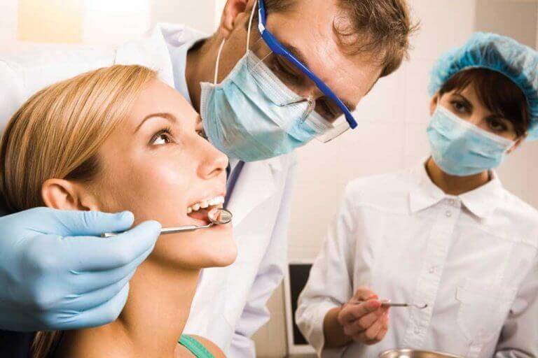 Nosečnica pri zobozdravniku